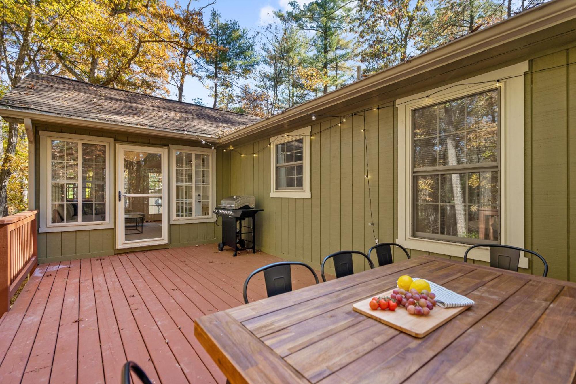 Emerald Cabin W/Hot Tub, Firepit, Lake, Skiing バサイ エクステリア 写真